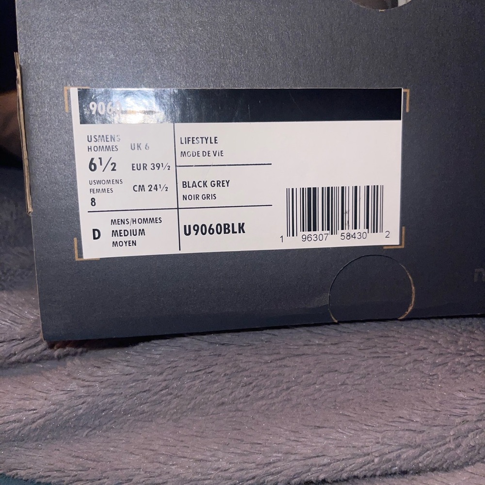 New Balance Black Grey Sneakers NEVER WORN BOX INCLUDED